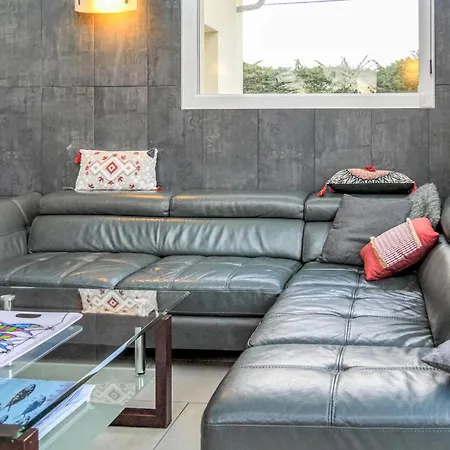 3 Bedroom Cozy In Stgermainay-plage