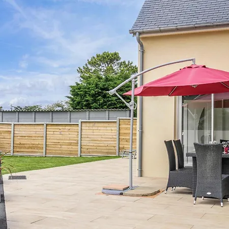 Holiday home Gorgeous In Stgermainay-plage