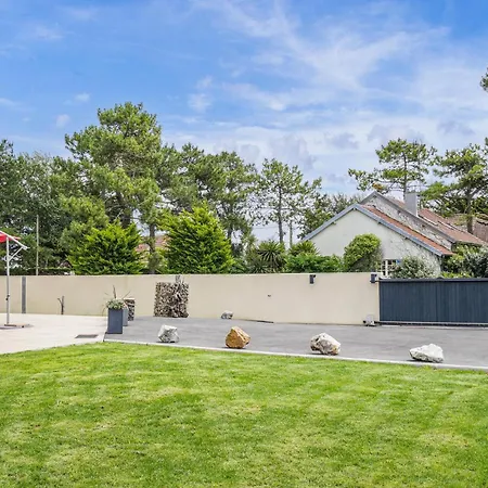 Holiday home Gorgeous In Stgermainay-plage *